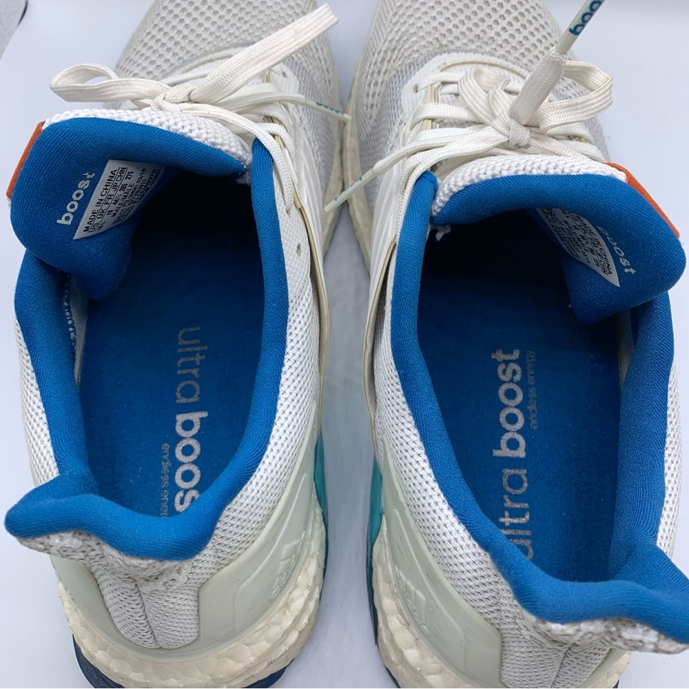 Adidas Ultraboost ST - Picture 7 of 8